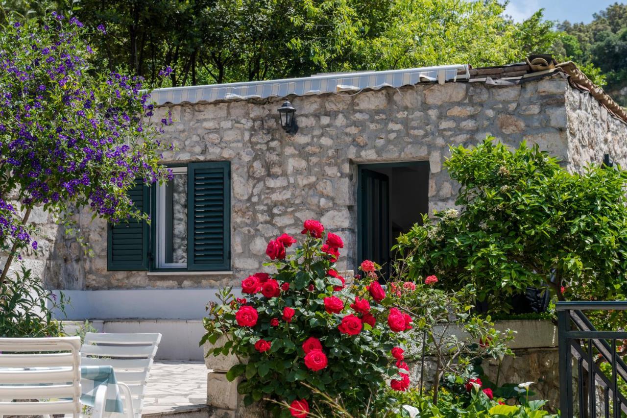 Villa Doris Затон Экстерьер фото